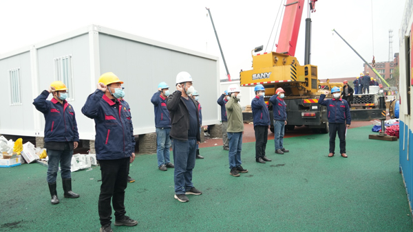 抗擊疫情當(dāng)先鋒 紅色工地踐使命——記市住建局田家炳中學(xué)疫情隔離點(diǎn)建設(shè)臨時(shí)黨支部 抗擊疫情當(dāng)先鋒 紅色工地踐使命——記市住建局田家炳中學(xué)疫情隔離點(diǎn)建設(shè)臨時(shí)黨支部