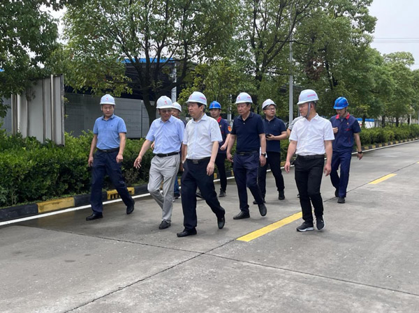 市副市長汪發(fā)進到建材公司調(diào)研  市副市長汪發(fā)進到建材公司調(diào)研