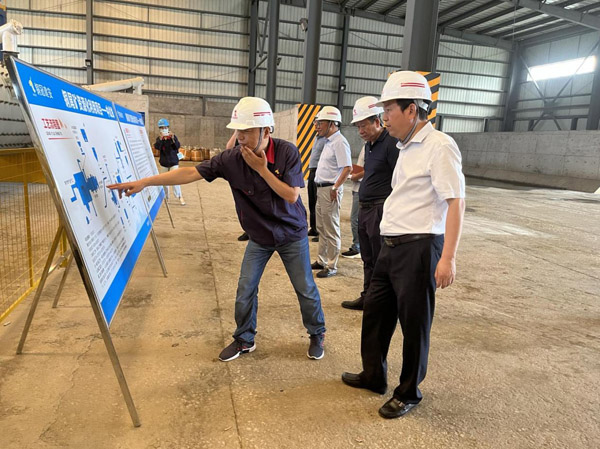 市副市長汪發(fā)進到建材公司調(diào)研  市副市長汪發(fā)進到建材公司調(diào)研